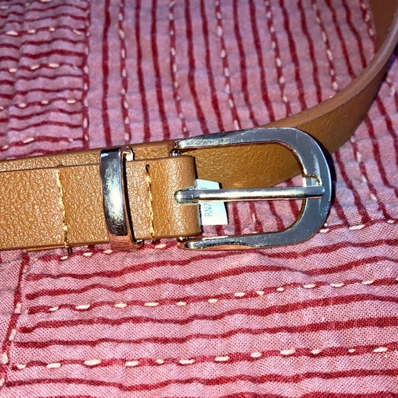 L.A. Express Brown Belt with gold tone metallic Buckle - Picture 5 of 10